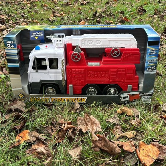 MEMBERS MARK GIANT FIRE TRUCK 23”X11.5”X7.5”WIDE - Picture 7 of 9